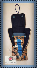Laden Sie das Bild in den Galerie-Viewer, Tamponetui, Tampontäschchen, Etui, Bindenetui, Globuli, Menstruationstasse, Schmetterlinge, Hygienebeutel, Kulturbeutel, Kosmetiktasche