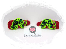 Laden Sie das Bild in den Galerie-Viewer, 2x Haarspängchen,kleine raupe nimmersatt, HaarAccessoire,Kinder,,Raupe,Nimmersatt,Caterpillar,Haarpangen