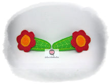 Laden Sie das Bild in den Galerie-Viewer, Haarclips,Haarspangen,gestickt,Blume,Einschulung, Frühling, Sommer, Schulanfang, Geschenk, Mädchen, Haare, Haarschmuck,Schultüte, Zuckertüte